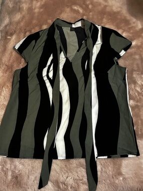 SHEIN Women’s Blouse Cap Sleeves Sz Medium